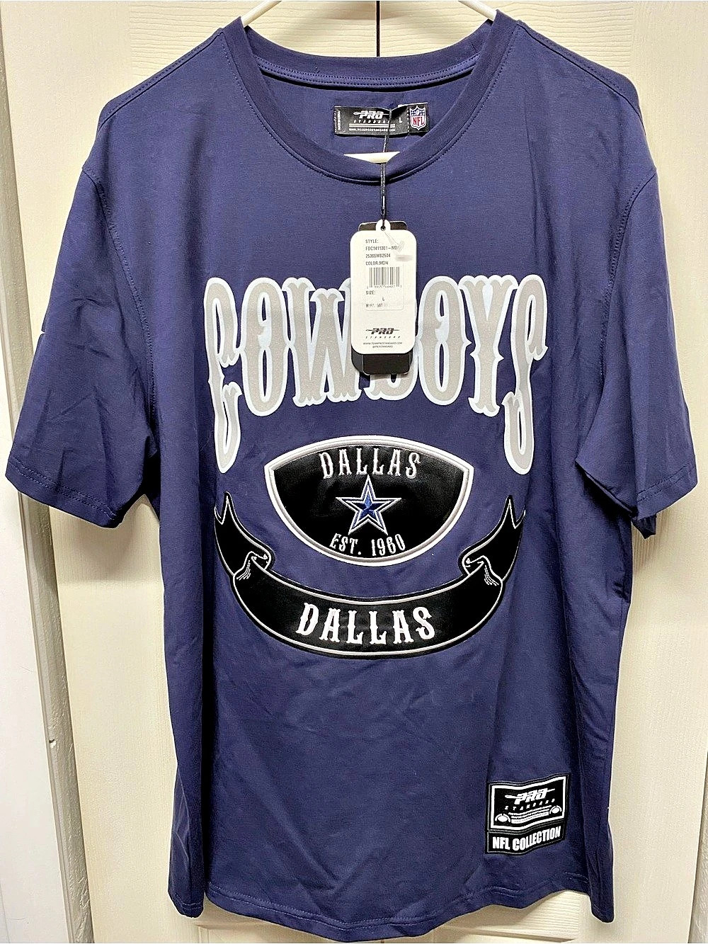 PRO Standard Dallas Cowboys Classic Chenille T-Shirt Purple & Black Large